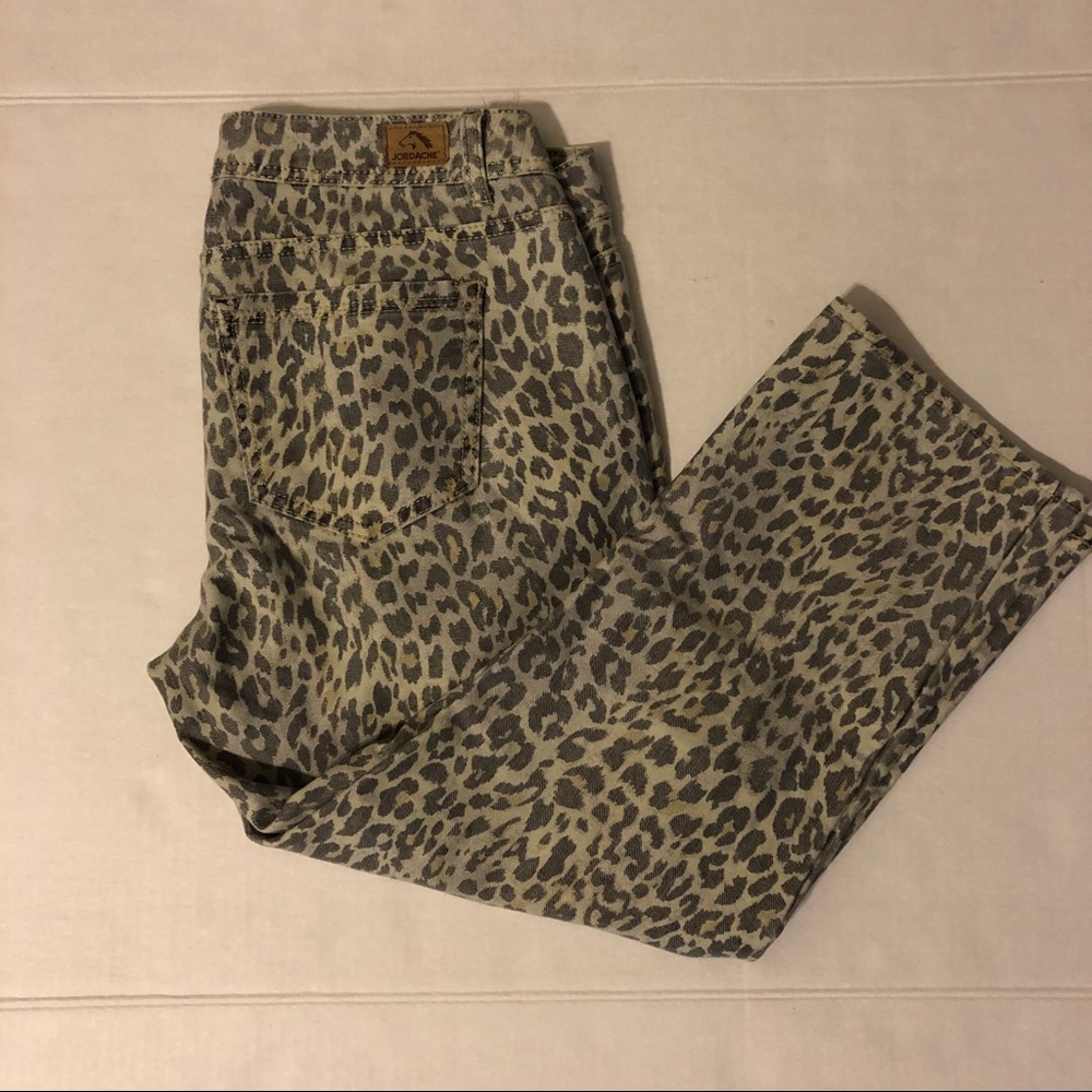 Jordache Leopard Print Cropped Jeans (B7)
